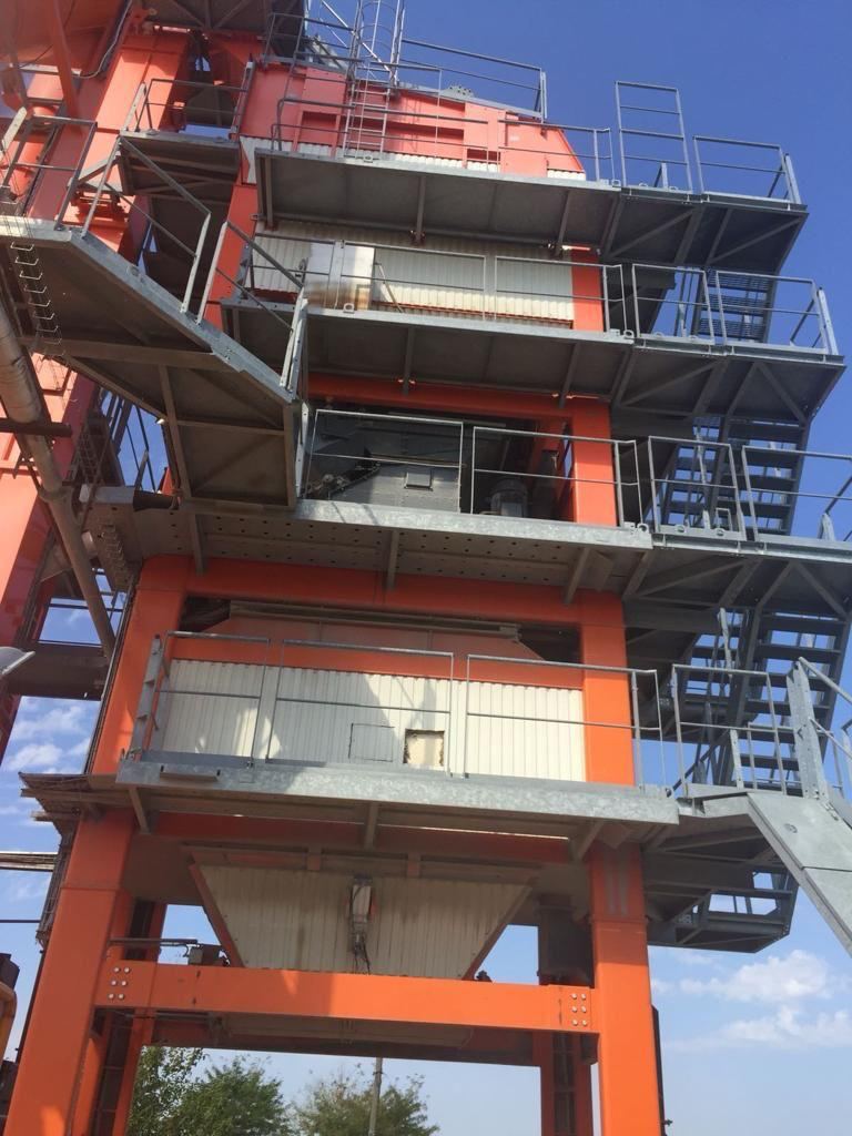Asphalt plant installation in Italy