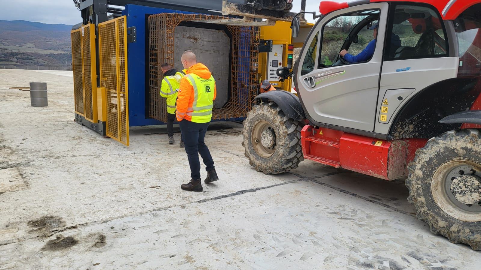Molding machine installation in Moldavia